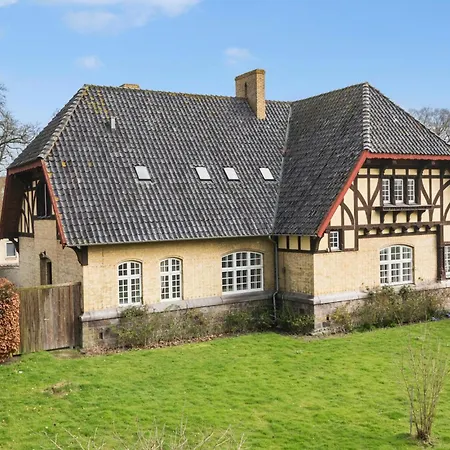 5 Bedroom Cozy In *