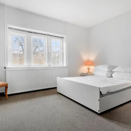 5 Bedroom Cozy In 度假居 *