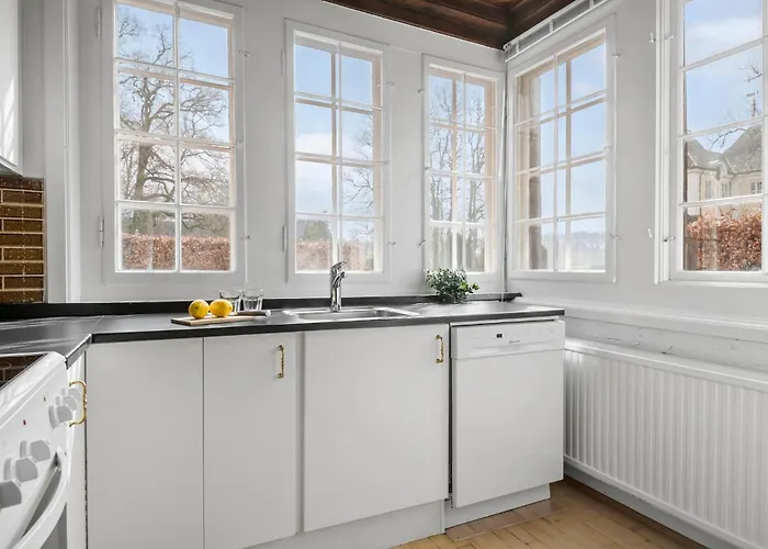 5 Bedroom Cozy In 別荘 Næstved