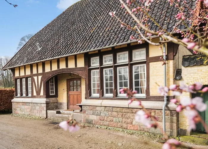 別荘 5 Bedroom Cozy In Næstved