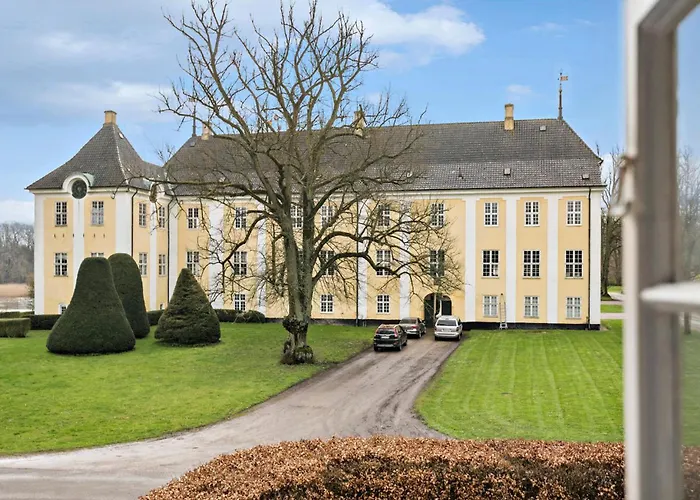 5 Bedroom Cozy In