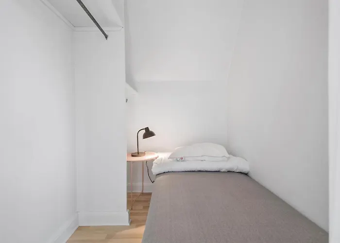 別荘 5 Bedroom Cozy In