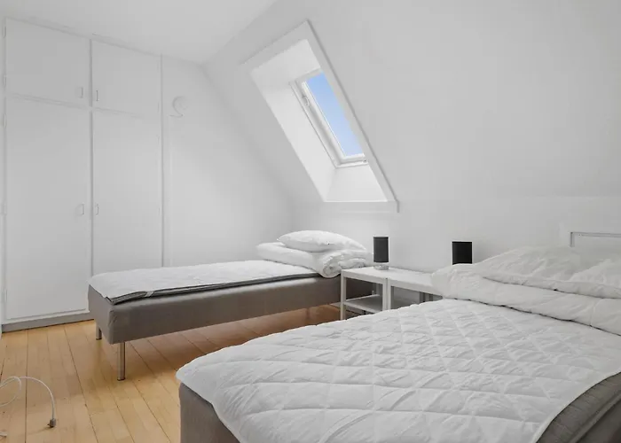 5 Bedroom Cozy In *