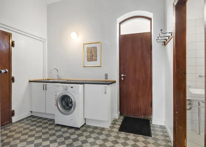 5 Bedroom Cozy In * Næstved