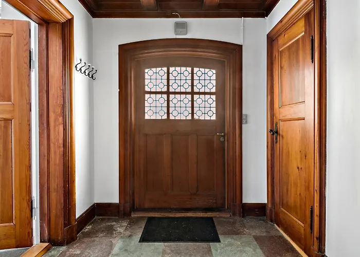 別荘 5 Bedroom Cozy In