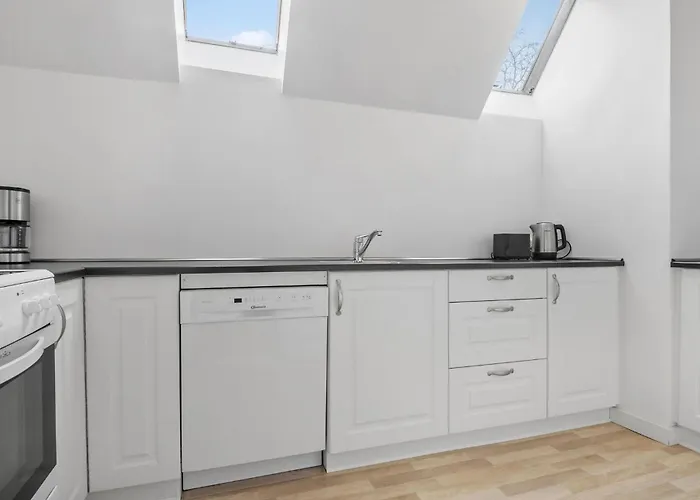 5 Bedroom Cozy In * Næstved